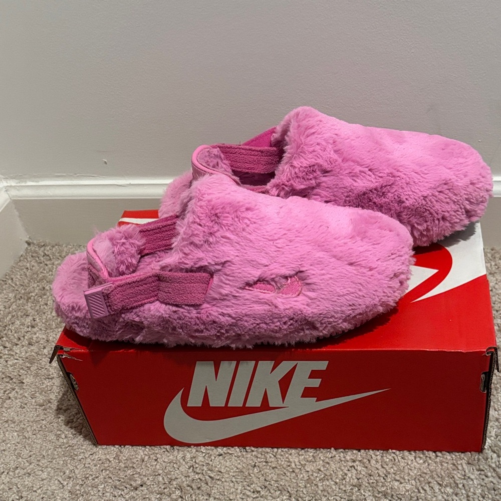 Nike women’s Plush Pink Slippers